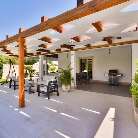 Spacious In Siracusa With Private Garden Villa *