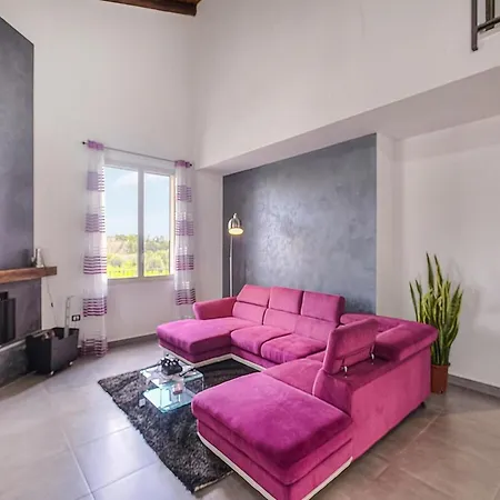 Spacious In Siracusa With Private Garden Villa *