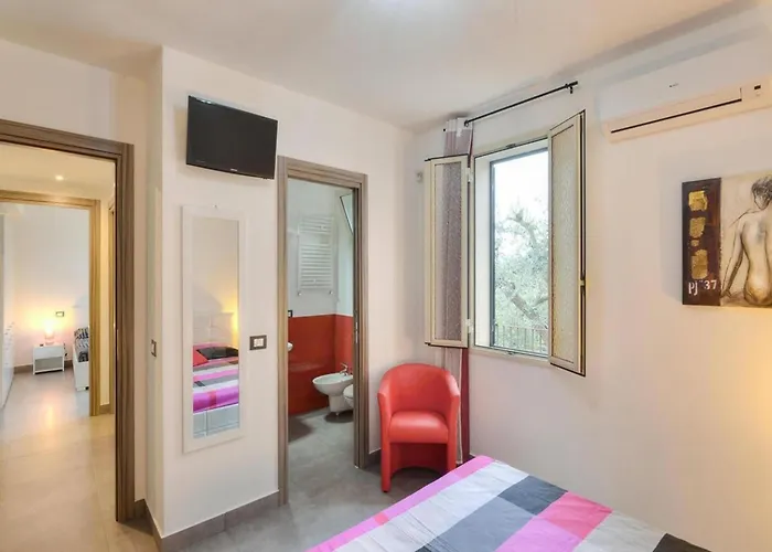 Spacious In Siracusa With Private Garden Floridia